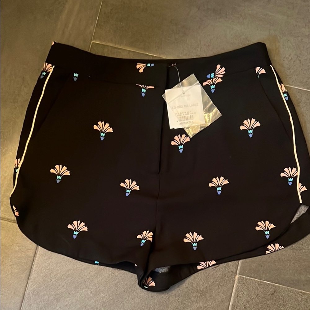 Topshop Black Patterned Women's Shorts